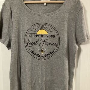 Women’s t-shirt size Xxl gray.